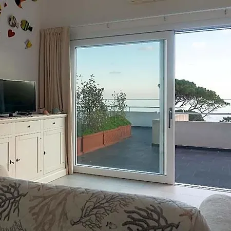 Welcomely - La Casa Sul Mare Hotel